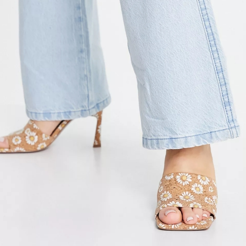 Heart in D Daisy Heeled Slides